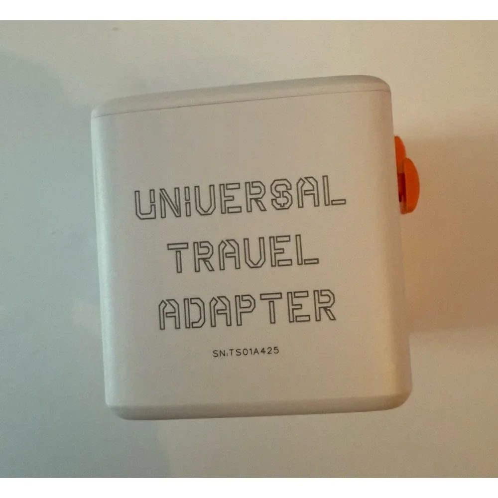 TESSAN Universal Travel Adapter, White - New In Box M/N:TS -WTA02